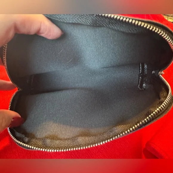 The White Company London Black Amenity Bag - Picture 4 of 8